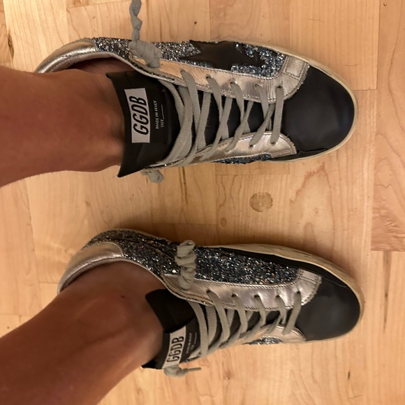 (SIZE 7) GOLDEN GOOSE NAVY/SILVER SNEAKER (37) - Picture 13 of 16
